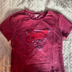 Guess tshirt cranberry color, small good condition,two small holes at the bottom